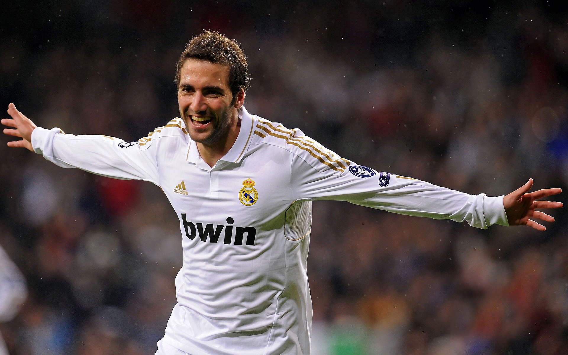 迪马利亚补时绝杀点燃全场，勒沃库森戏剧性逆转莱比锡红牛